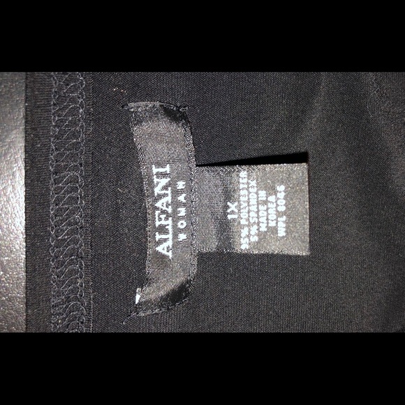 Versatile black blouse - Picture 2 of 3